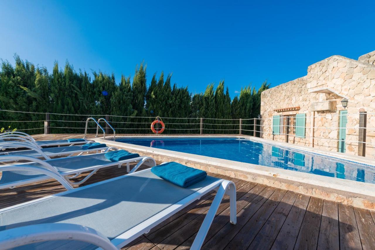 Pau, Pool And Garden Close To The Villa Port d'Alcúdia